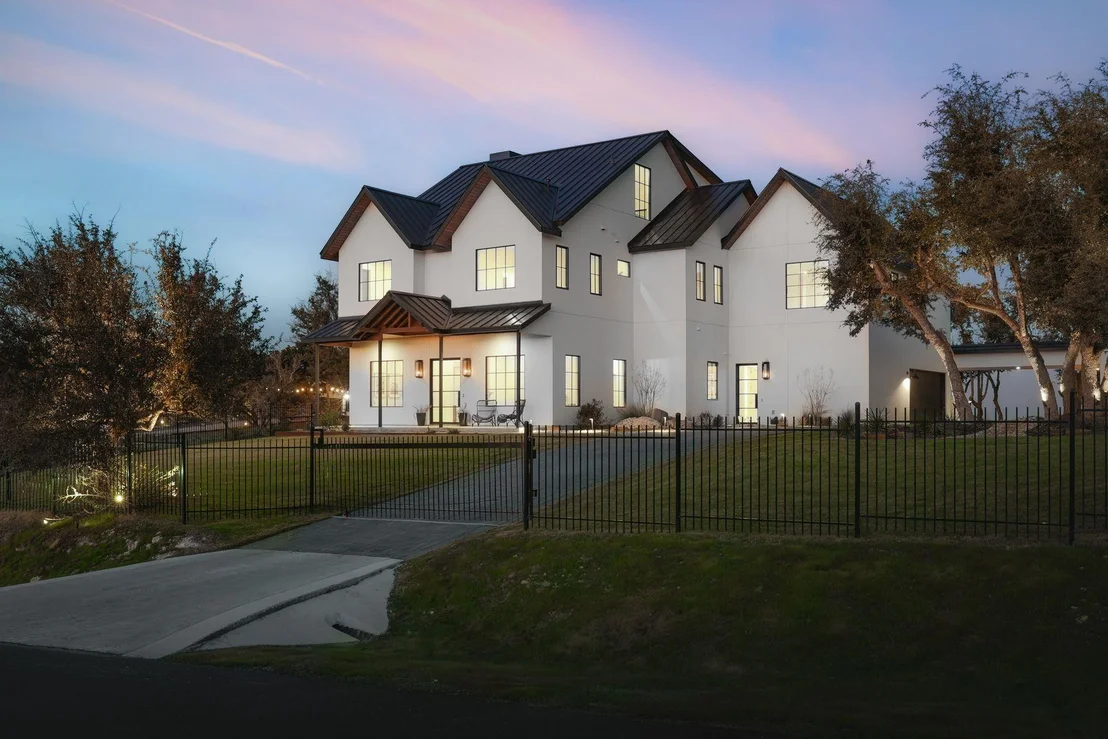 Photo of 4405 Hennig DR