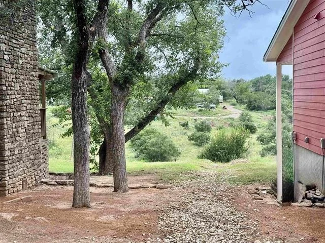 Photo of 402 Laurel LN