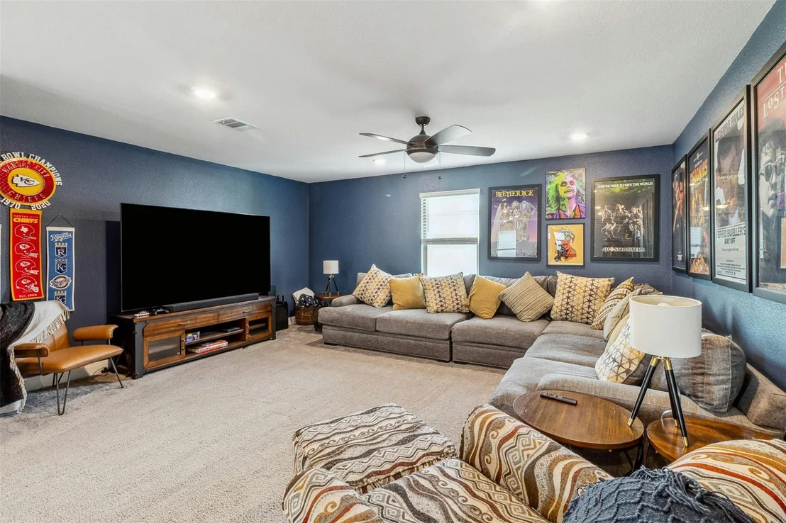 Photo of 170 Kennicott DR