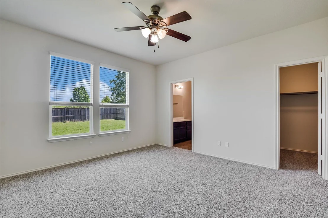 Photo of 136 Stella Gold ST