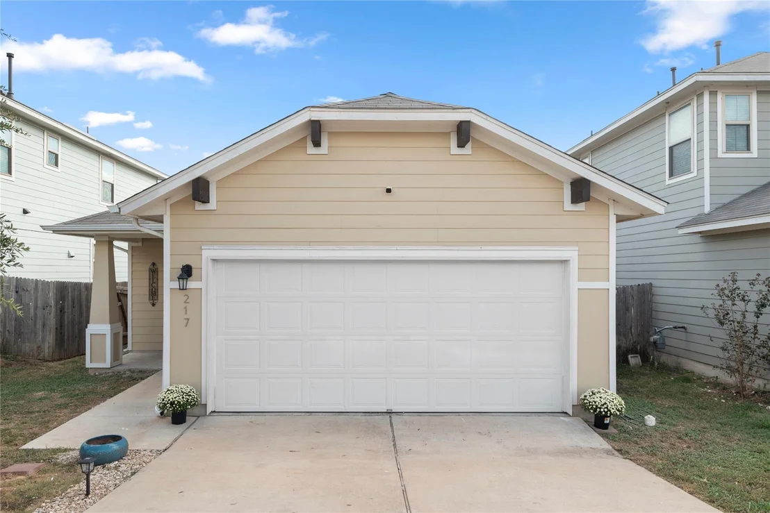 Photo of 217 Vestral RD