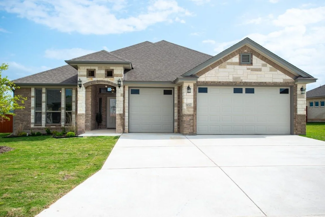 Photo of 1027 Winchester DR