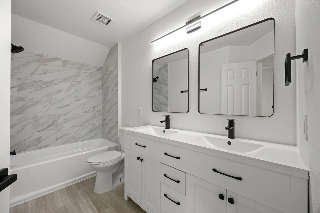 Photo of 1245 Lacey Oak LOOP