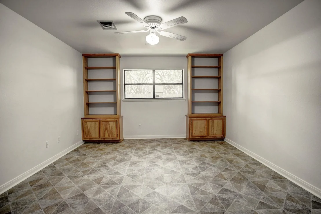 Photo of 504 Leah LN