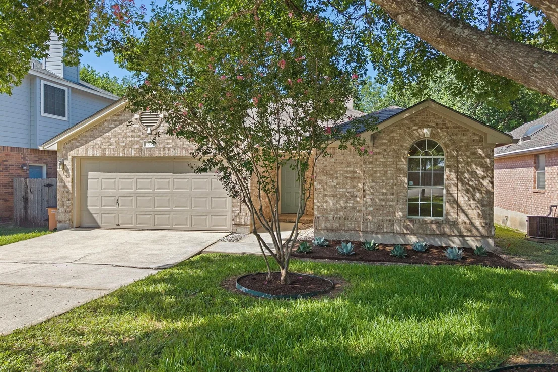Photo of 1005 Briargate DR