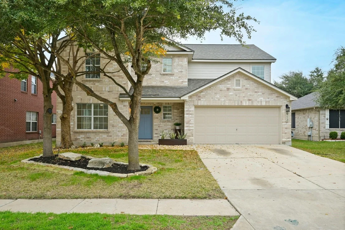 Photo of 912 Yellowstone DR
