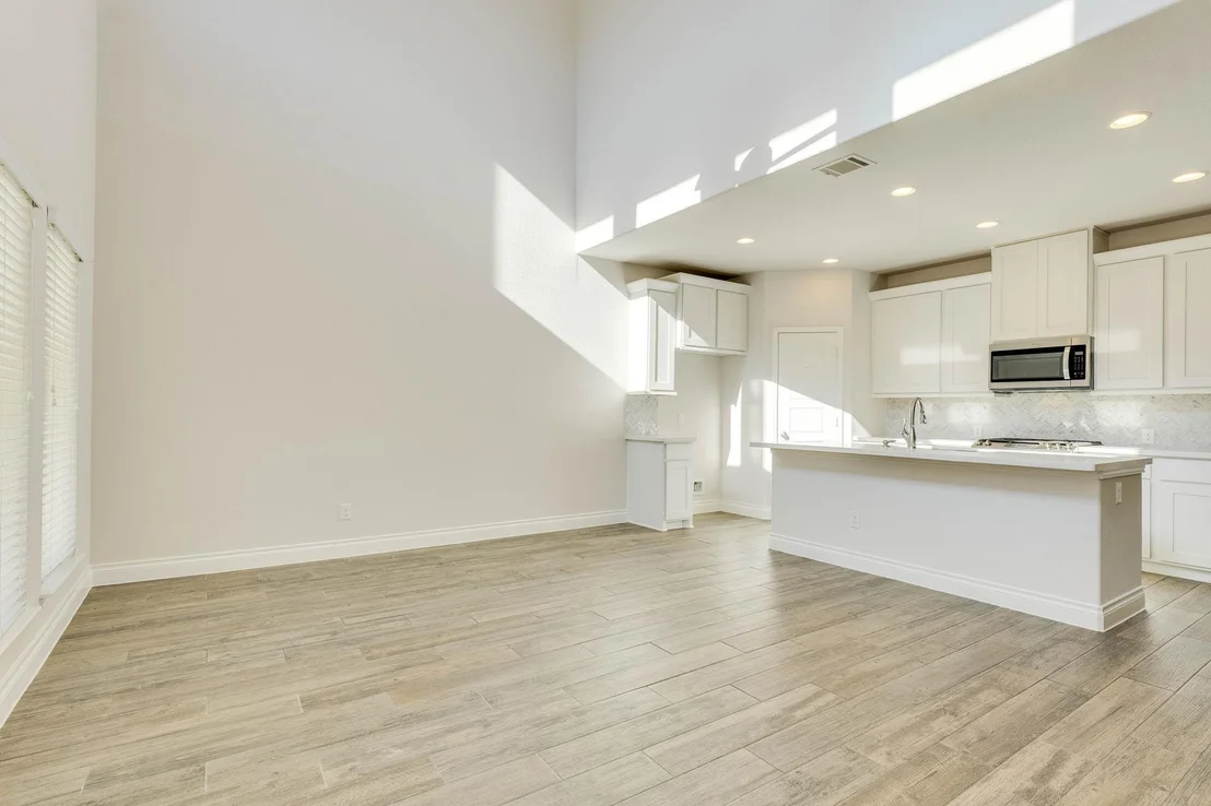 Photo of 337 CROSSVINE TRL