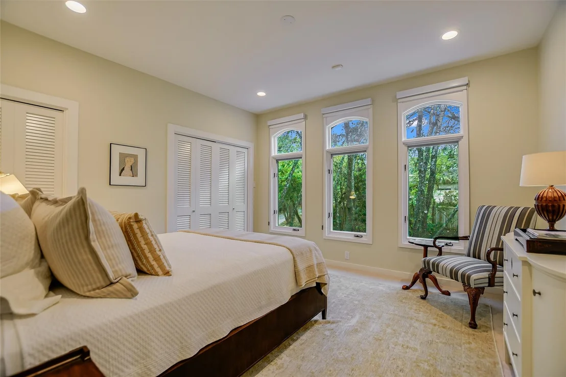 Photo of 3718 Bridle PATH