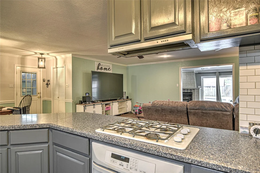 Photo of 731 Verna Lee BLVD