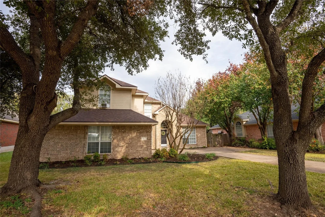 Photo of 902 Princeton CV