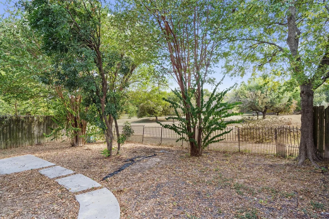 Photo of 1809 Heatherglen LN