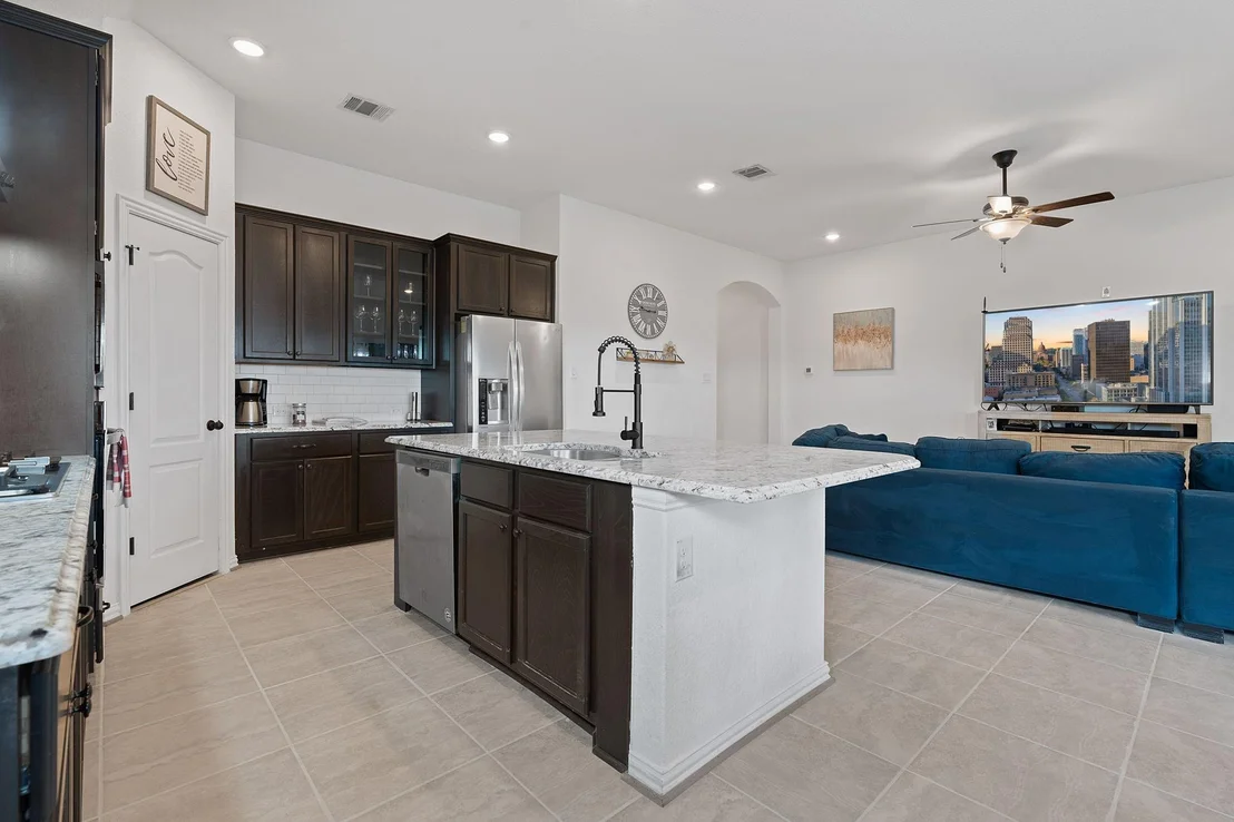 Photo of 874 Spinnaker LOOP