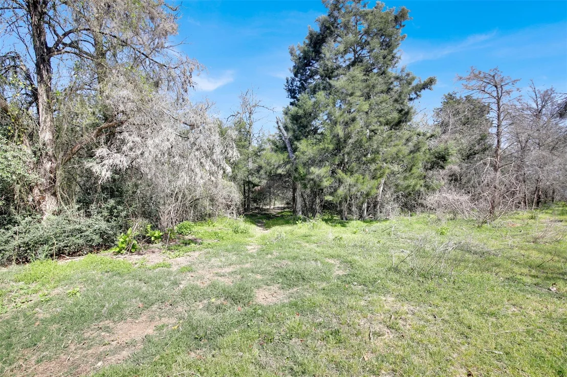 Photo of 1205 Private Road 7016 RD