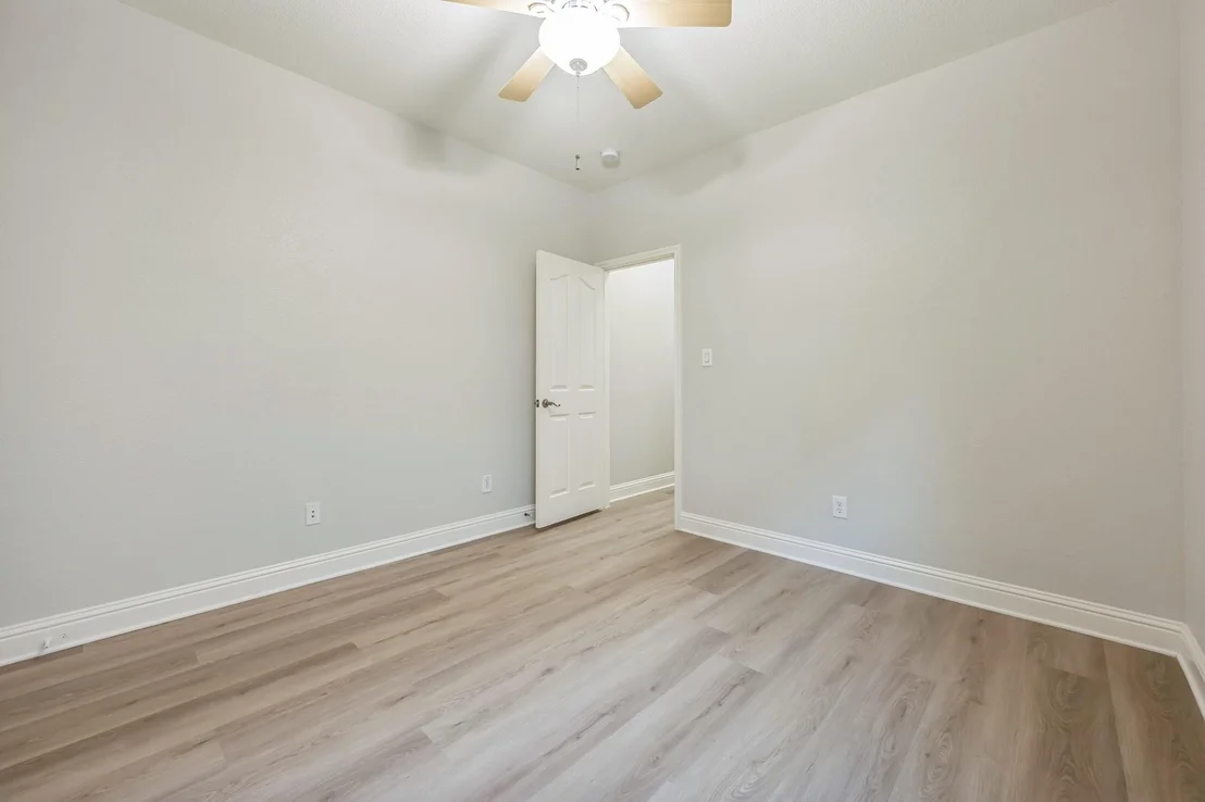 Photo of 112 McBride LN
