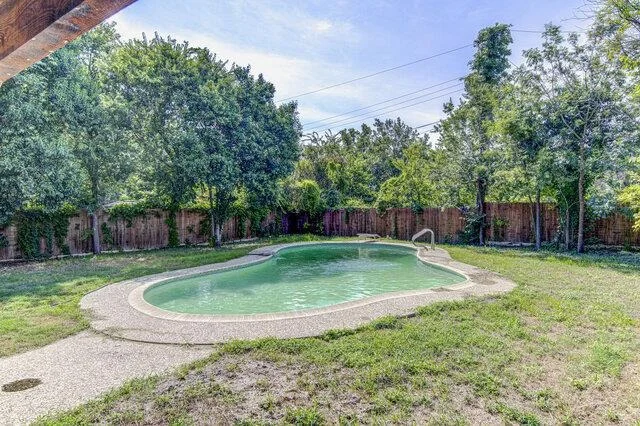 Photo of 6905 Drexel DR