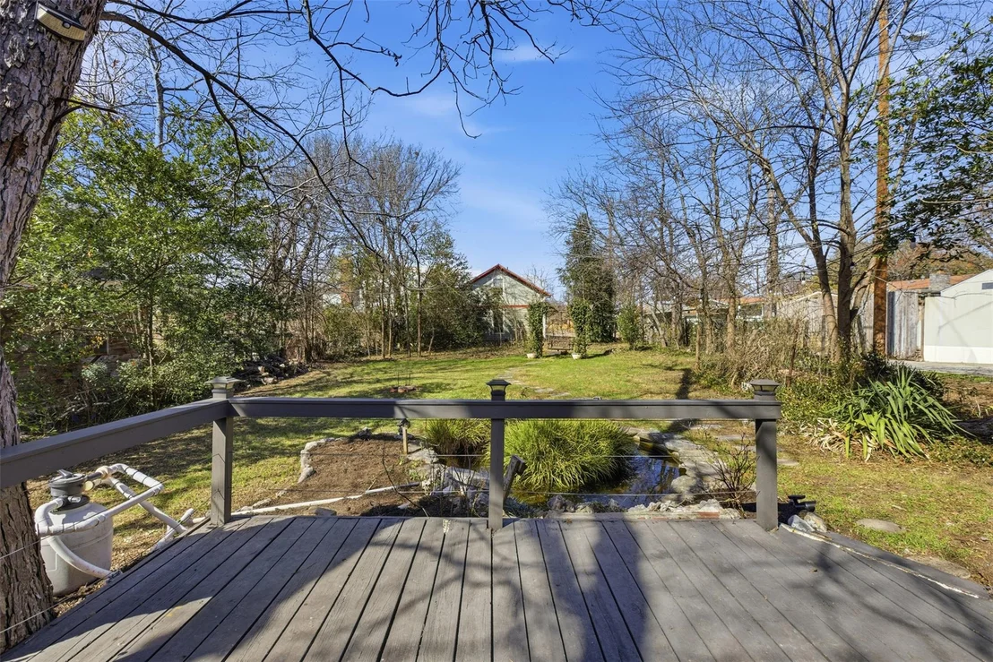 Photo of 4514 Caswell Ave