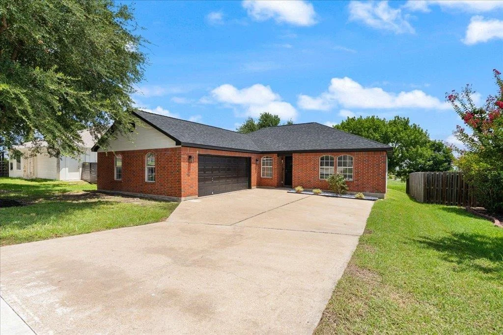 Photo of 772 Clearview CIR