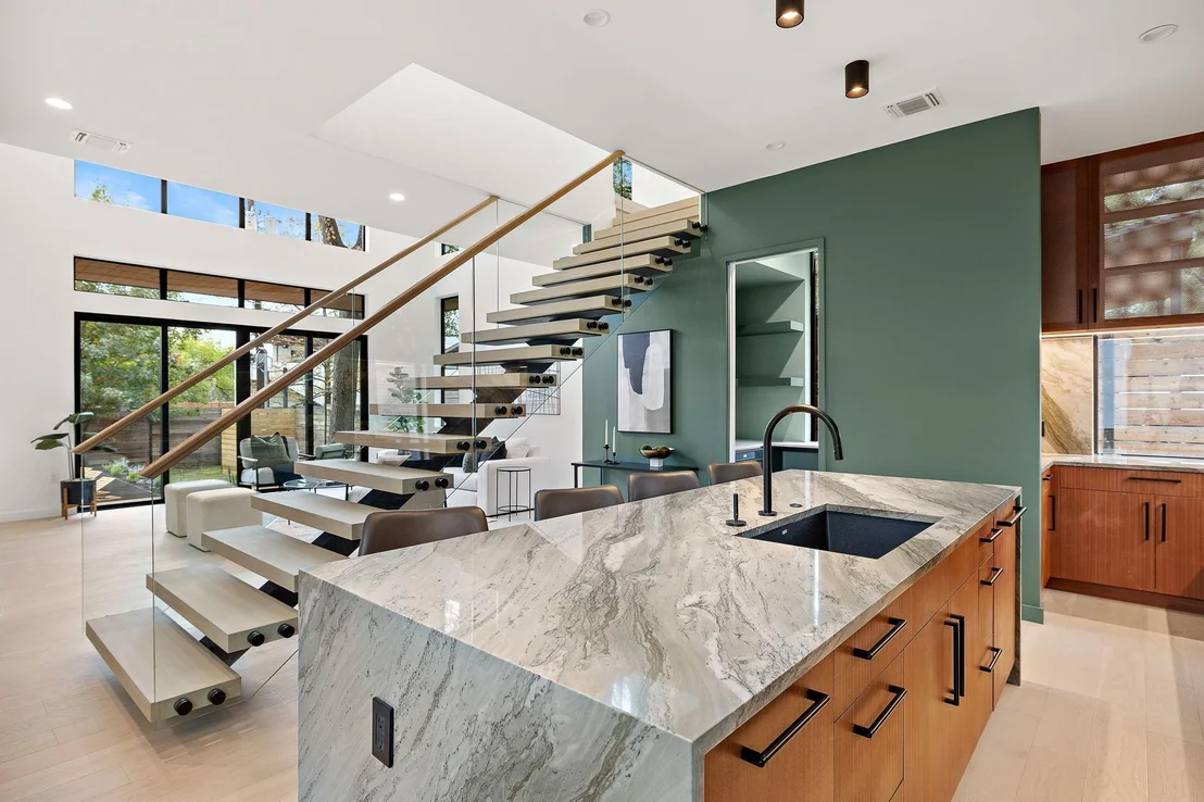Photo of 2901 Cedarview DR