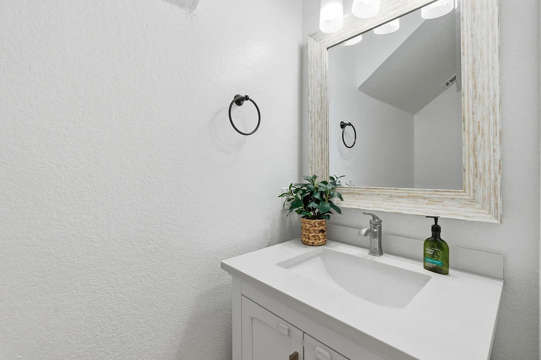 Photo of 2310 Eleanor WAY