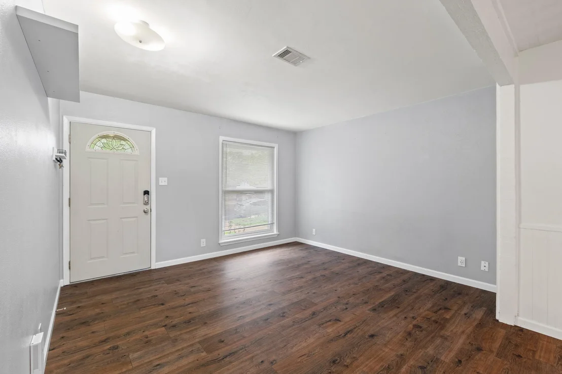 Photo of 5811 Glenhollow PATH