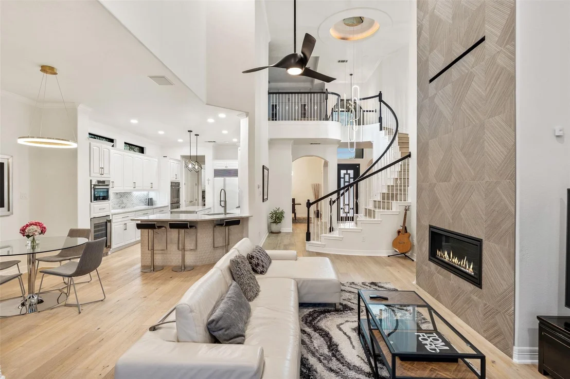 Photo of 3979 River Place BLVD