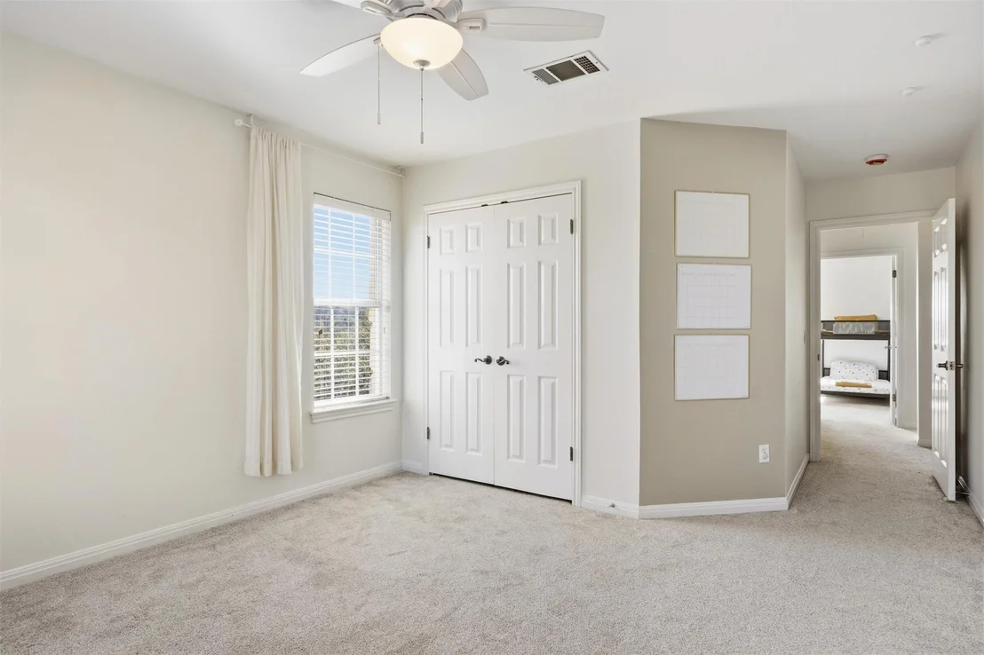 Photo of 9400 Savannah Ridge DR
