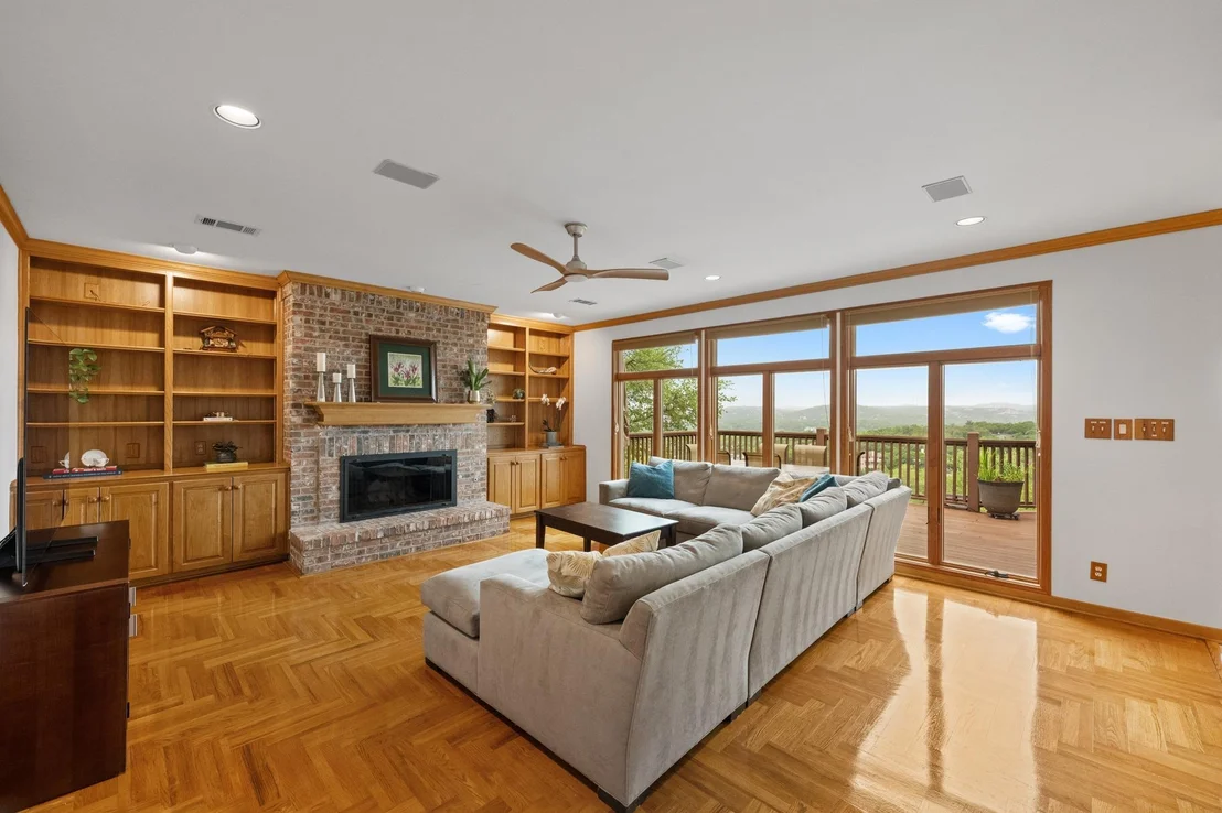 Photo of 5918 Mountain Villa DR