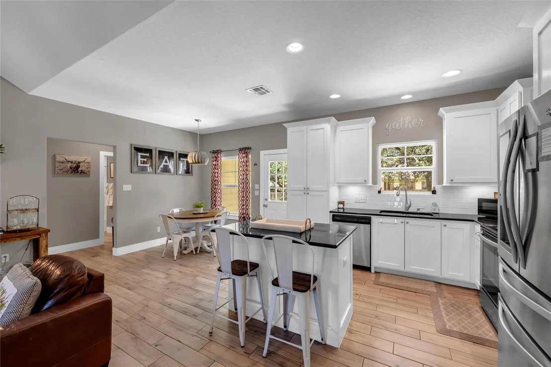 Photo of 113 Winding Oak DR