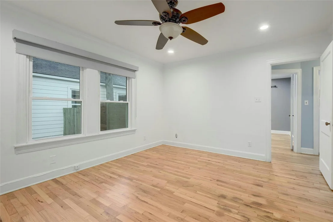 Photo of 3310 Robinson Ave