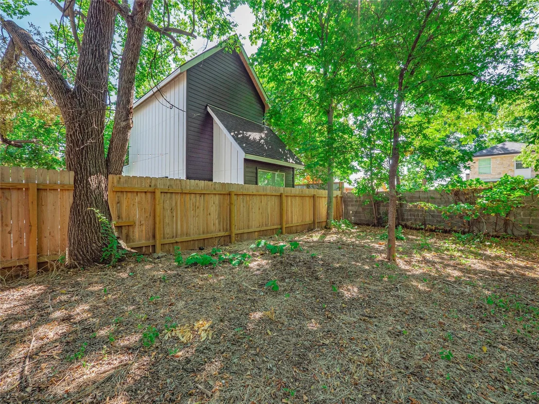 Photo of 505 & 507 Vermont RD
