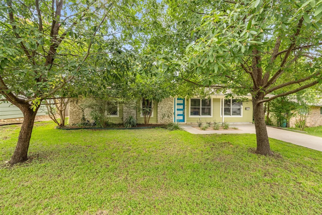 Photo of 2706 Nottingham LN