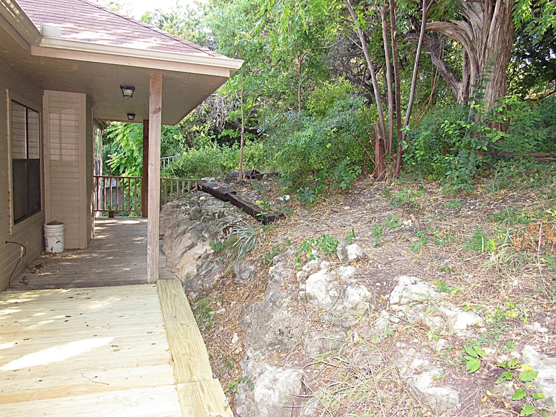 Photo of 1500 Chardonnay DR