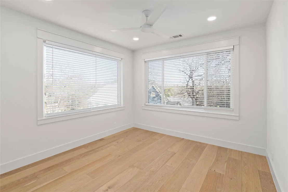 Photo of 3301 Duval ST