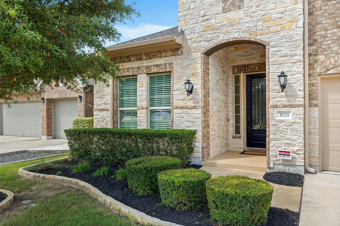 Photo of 3021 Silvergrass CV