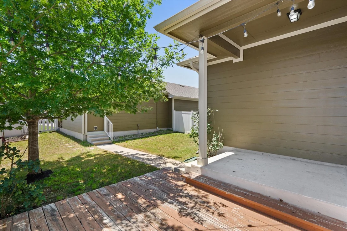 Photo of 1046 Lost Pines LN