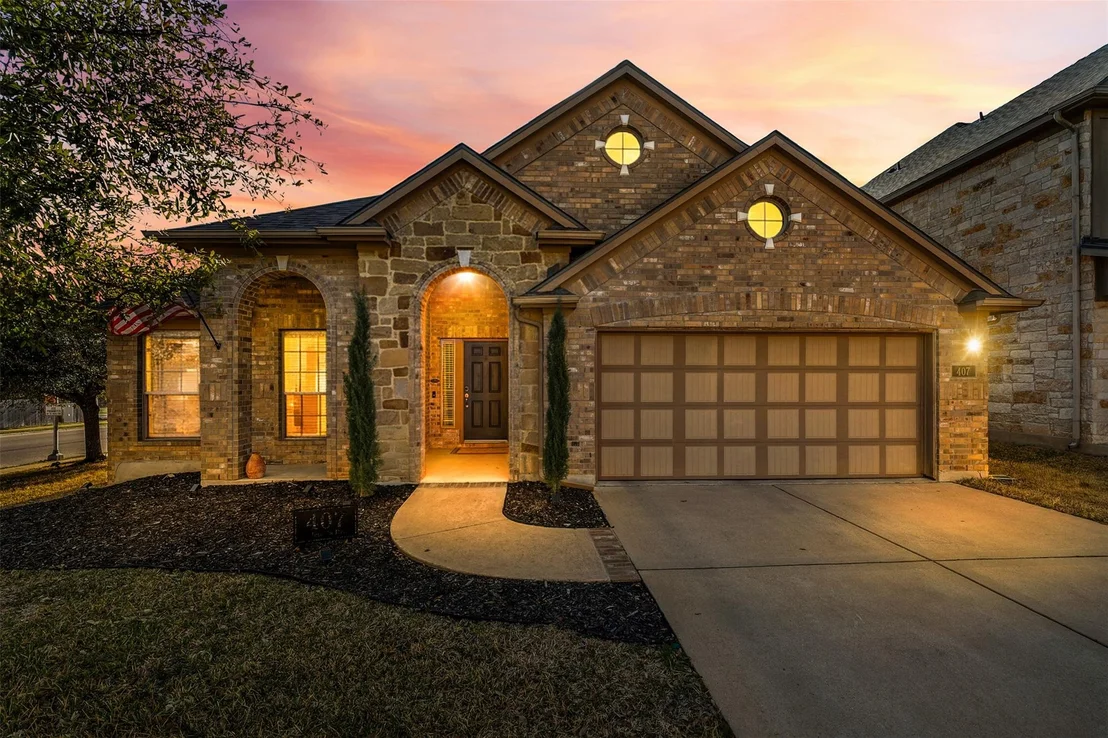 Photo of 407 Victoria DR