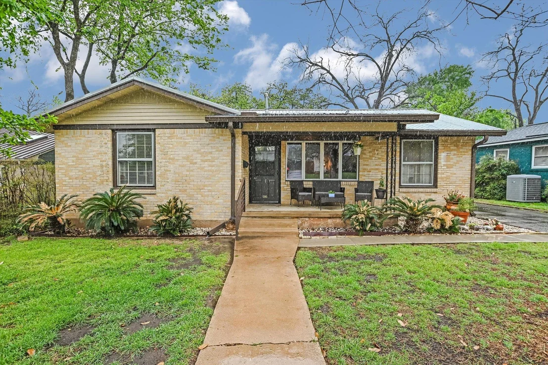 Photo of 1305 Fairwood RD