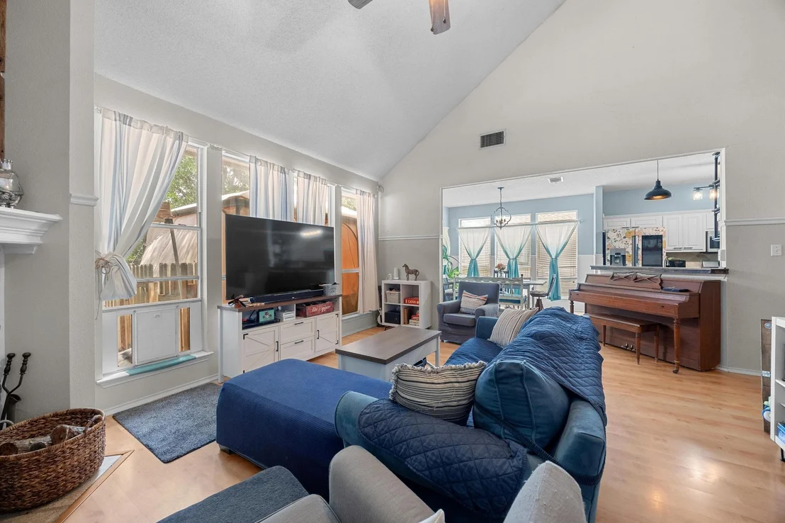 Photo of 1306 River Oak DR
