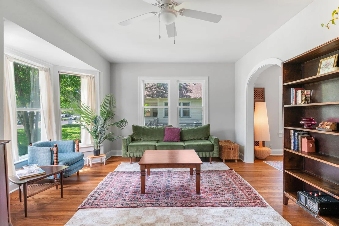 Photo of 907 N Avenue C