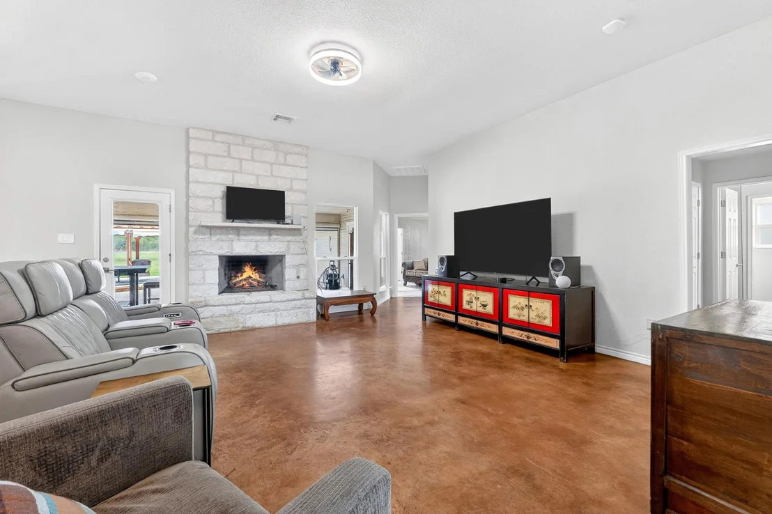 Photo of 421 Sunset Ridge DR