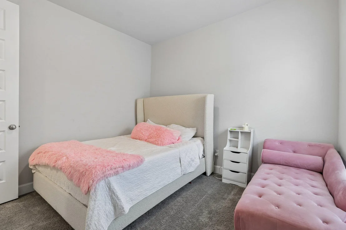 Photo of 112 Chinaberry BND