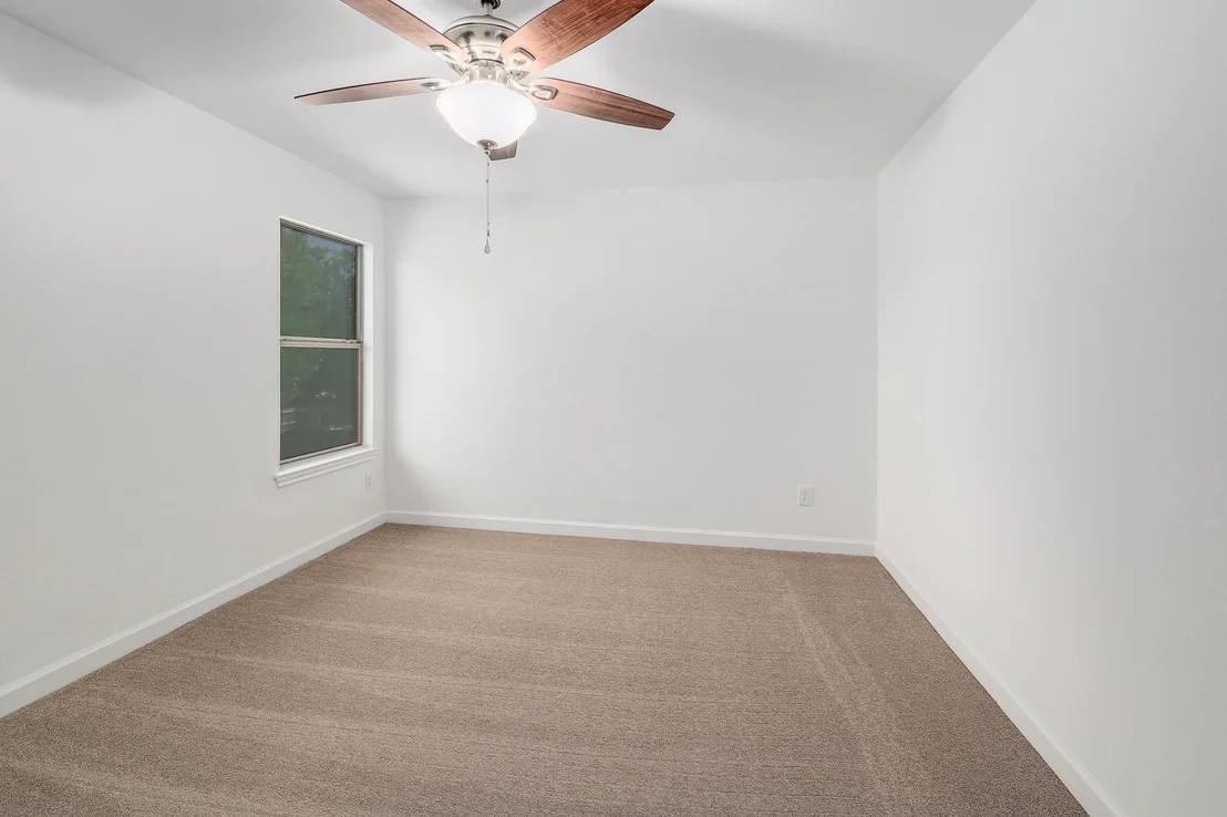 Photo of 709 LOS ROBLES RD