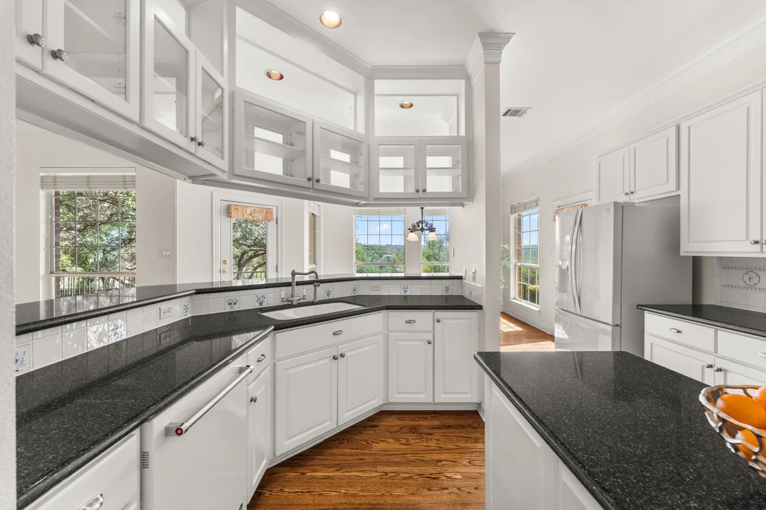 Photo of 2717 Bartons Bluff LN
