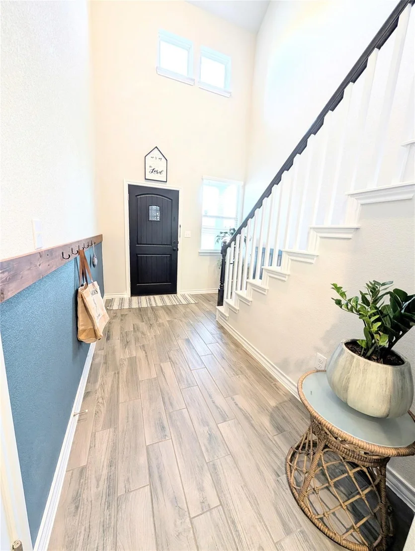 Photo of 226 Thornless CIR