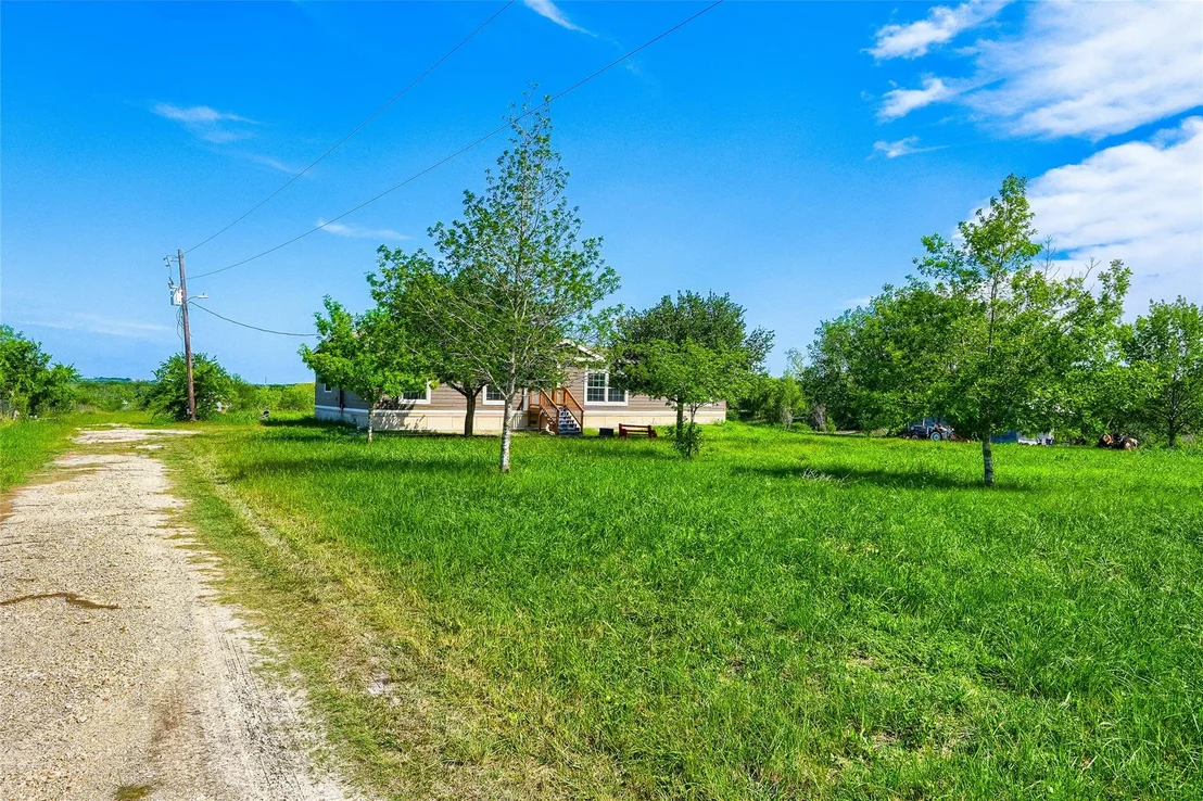 Photo of 401 Graef RD