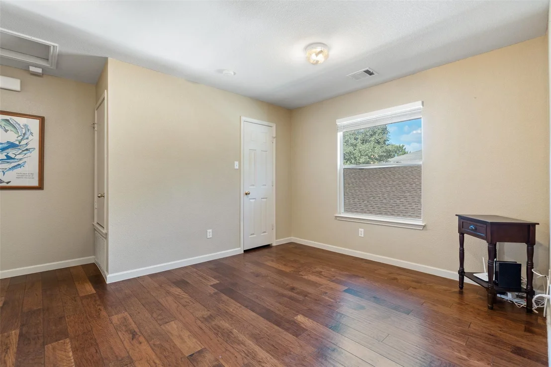 Photo of 11612 Bruce Jenner LN
