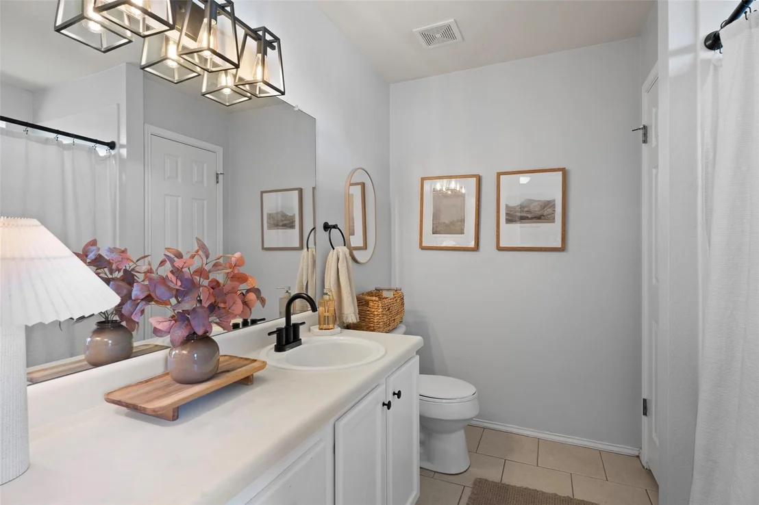 Photo of 214 Jennifer LN