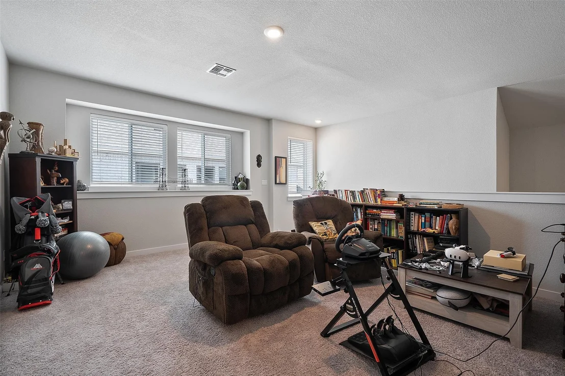 Photo of 1112 Bluewood BND