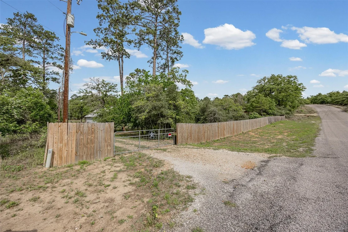 Photo of 198 W Kelley RD