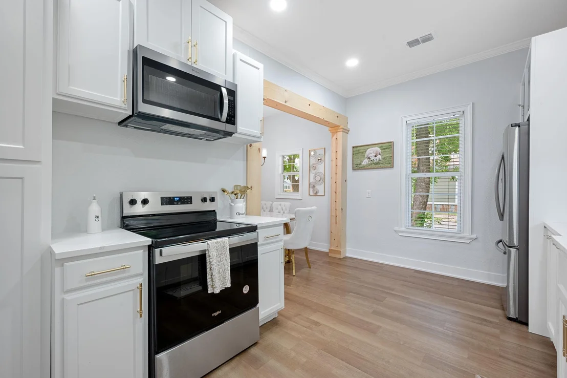 Photo of 602 E 6th ST
